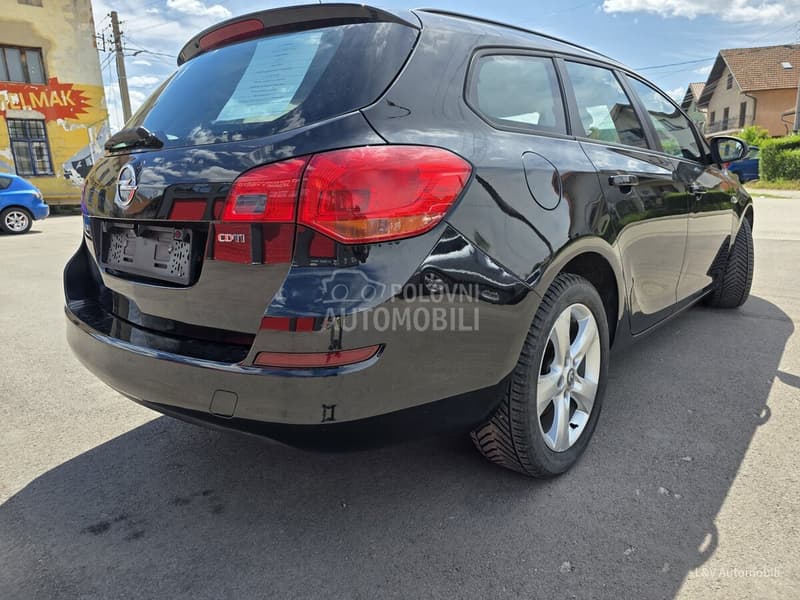 Opel Astra J, slika 8