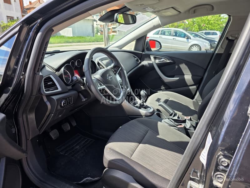 Opel Astra J, slika 11