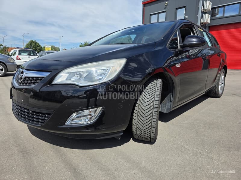 Opel Astra J, slika 1