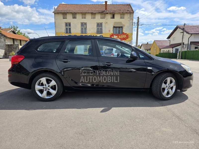 Opel Astra J, slika 9